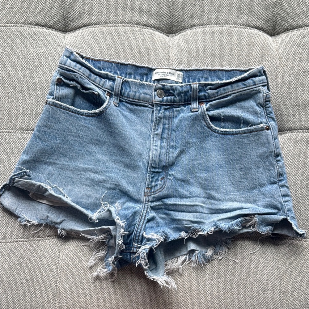 A&F Curve Love shorts